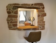 Spiegel im Schlafzimmer, der mal ein Fenster war